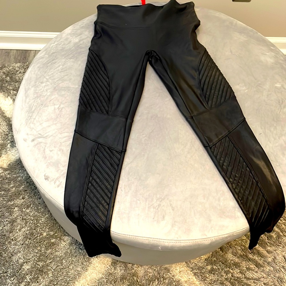 Spanx Moto Leggings size Large